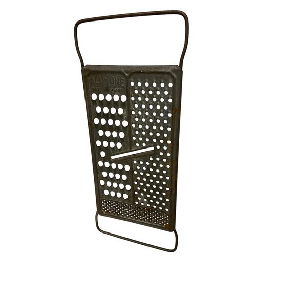 Vintage 1960s Bromco 4-Sided Metal Box Grater Slicer and All in One Shredder - Picture 7 of 8